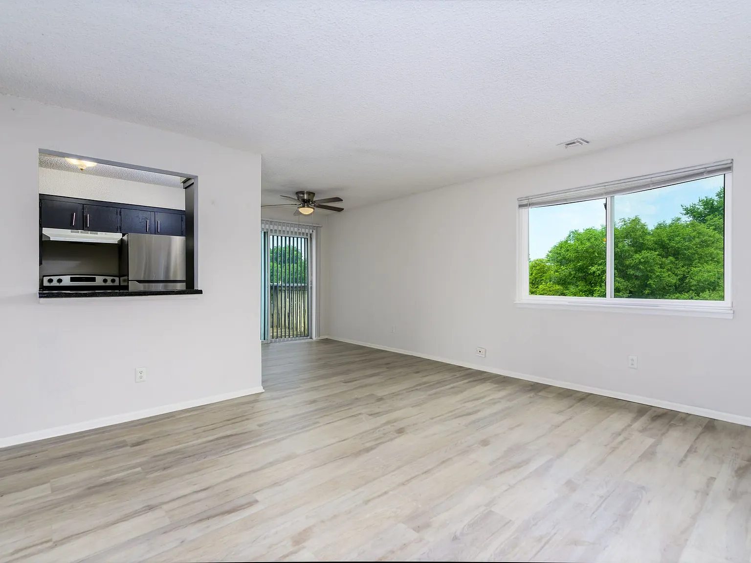 Riverside Heights Apartments — Photo 2
