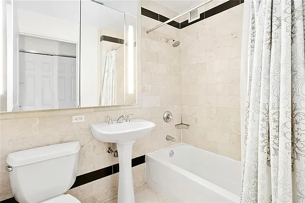 Sold by Remax Edge | media 4