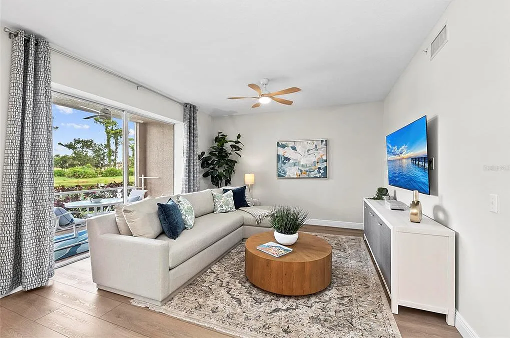 2 bed, 2.0 bath, 1324 sqft, $4,300 — Photo 4