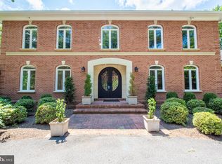 9121 Mill Pond Valley Dr, Mc Lean, VA 22102