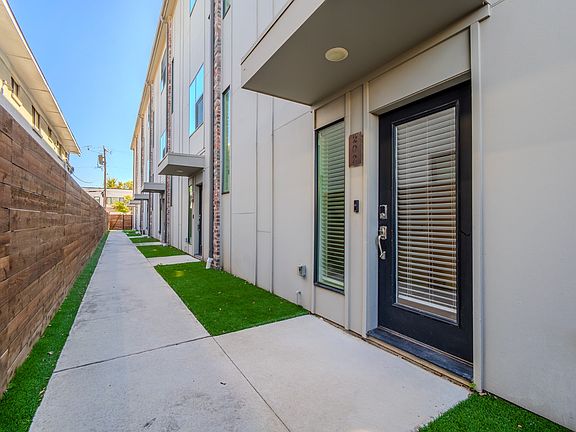 2nd image of 5002 San Jacinto St #105