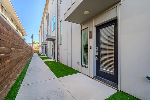 5002 San Jacinto St #202 Photo 1