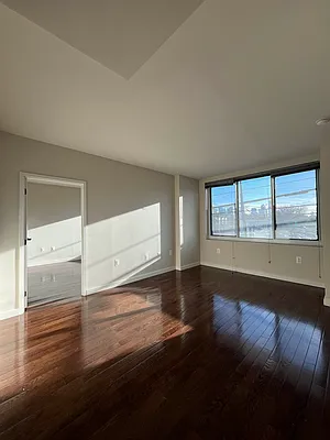 Rented by Batra Group Inc | media 19