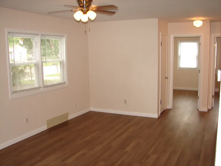 301 E Alice St — Photo 5