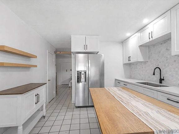 2nd image of 2127 Berry St