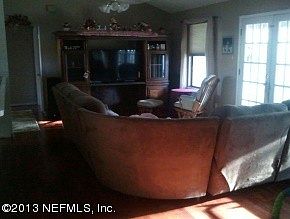 3rd image of 11282 Cloverhill Ct