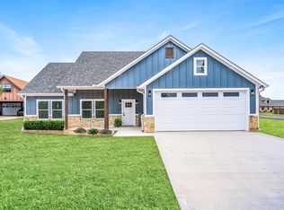393 E Pennsylvania Ave, Van, TX 75790