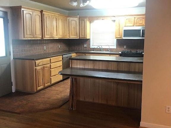 4th image of 4810 Alamo Dr