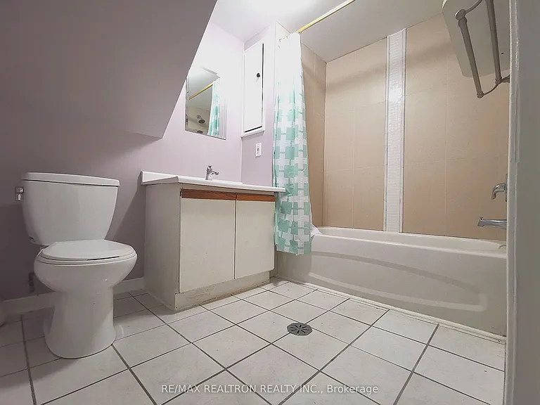 928 Knollwood Ct #LOWER LEVEL — Photo 7