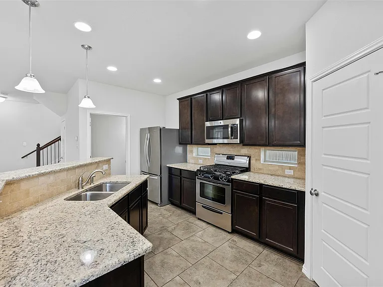 9924 Milla Cir — Photo 14