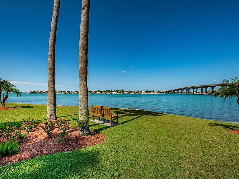 5901 Bahia Del Mar Cir #122 — Photo 17