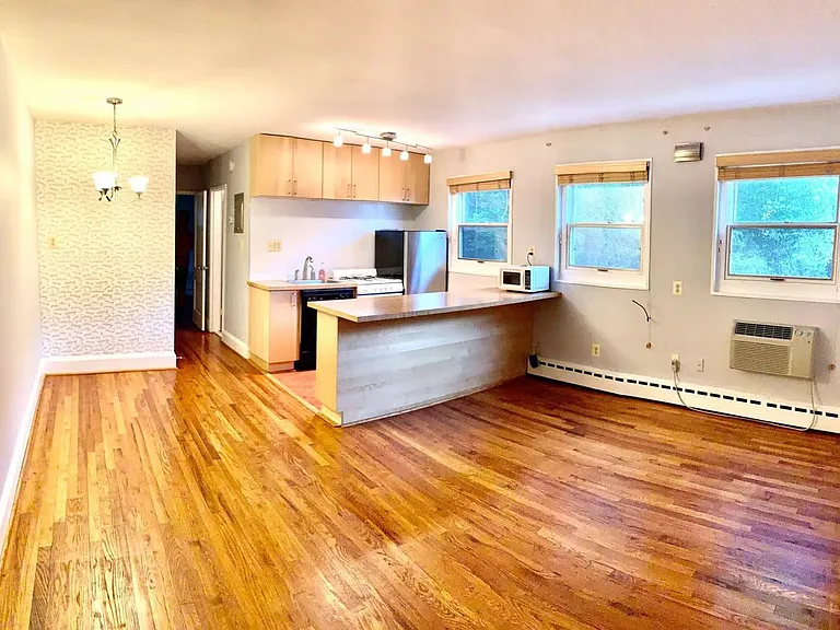 4595 Macarthur Blvd NW #4 — Photo 12
