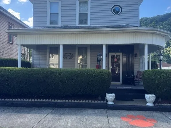 609 Broadway Ave, Wellsville, OH 43968