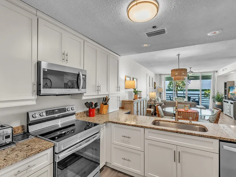 615 Dream Island Rd #202 — Photo 16