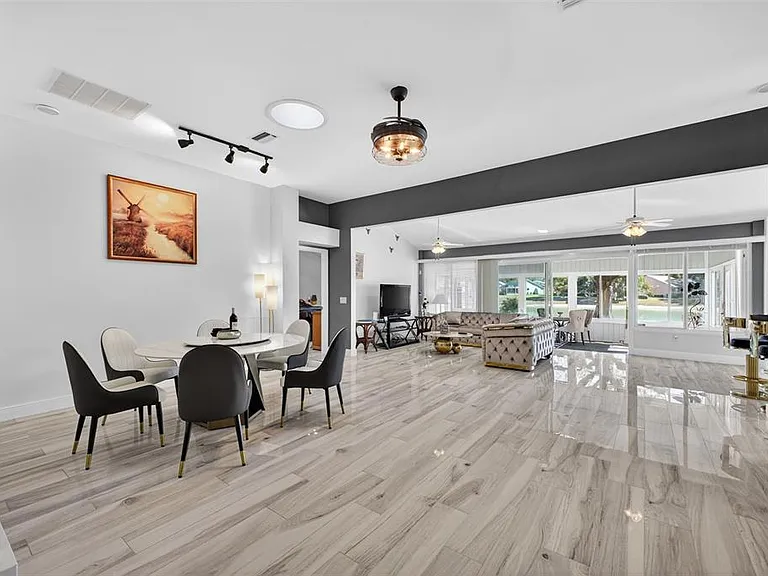 411 Del Mar Dr — Photo 3