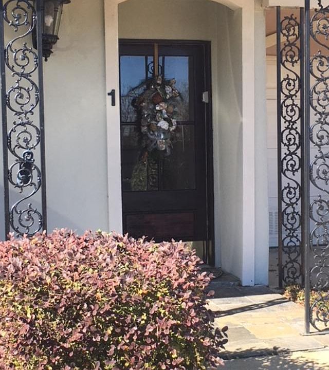 1st image of 1 Oak Alley Ln