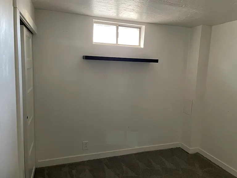 909 E Crandall Ave S — Photo 11
