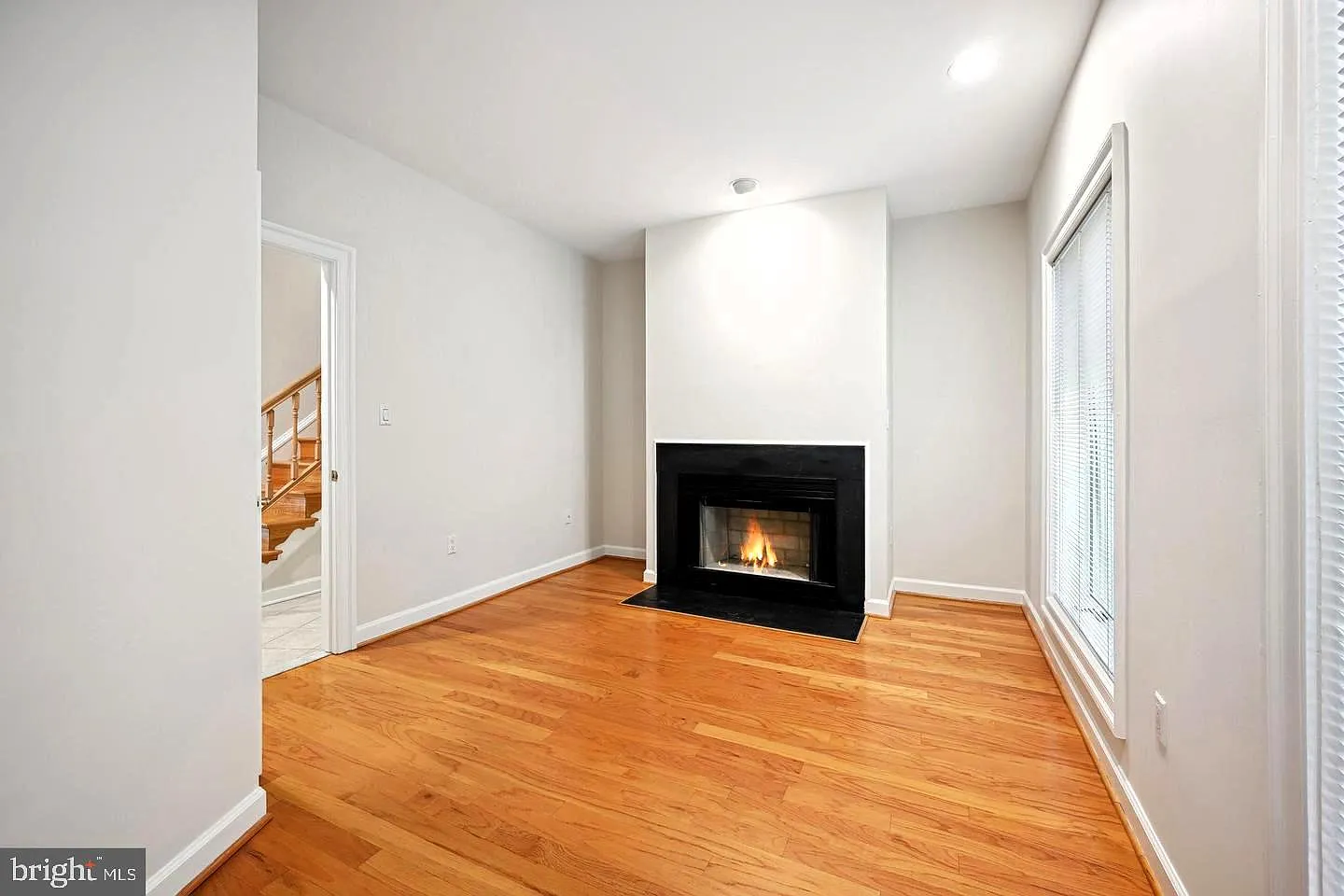 4 bed, 5.0 bath, 3132 sqft, $6,000 — Photo 4