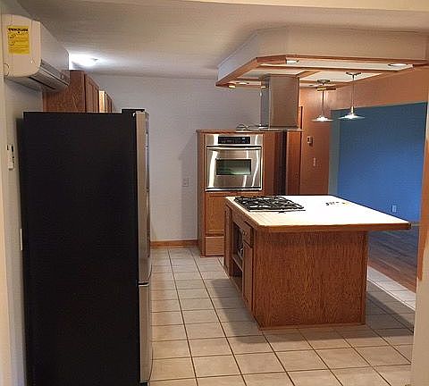 2nd image of 1008 N Shore Dr