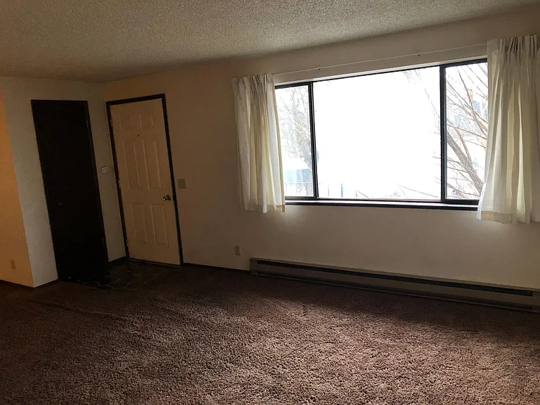 136 W Cora Ave — Photo 11