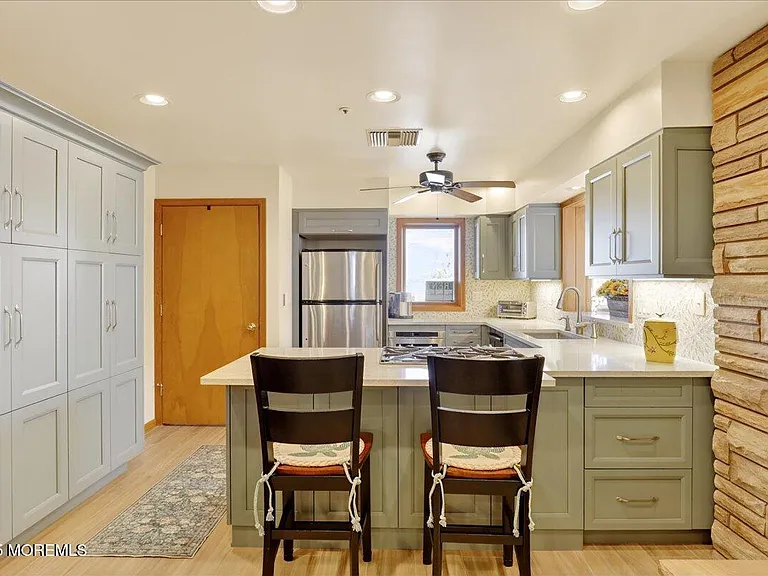 8 Ortley Ave — Photo 16