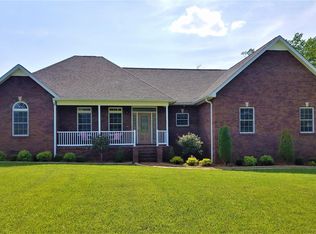 156 Wagon Wheel Ln, Decherd, TN 37324