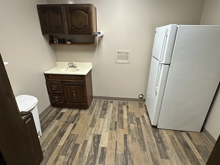 121 W Lincoln Ave — Photo 6