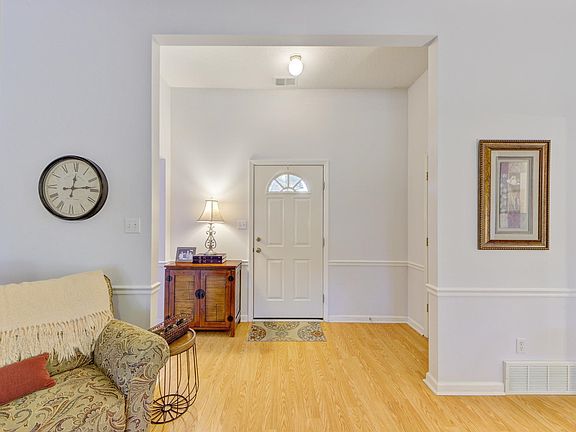 5th image of 7421 Wendy St