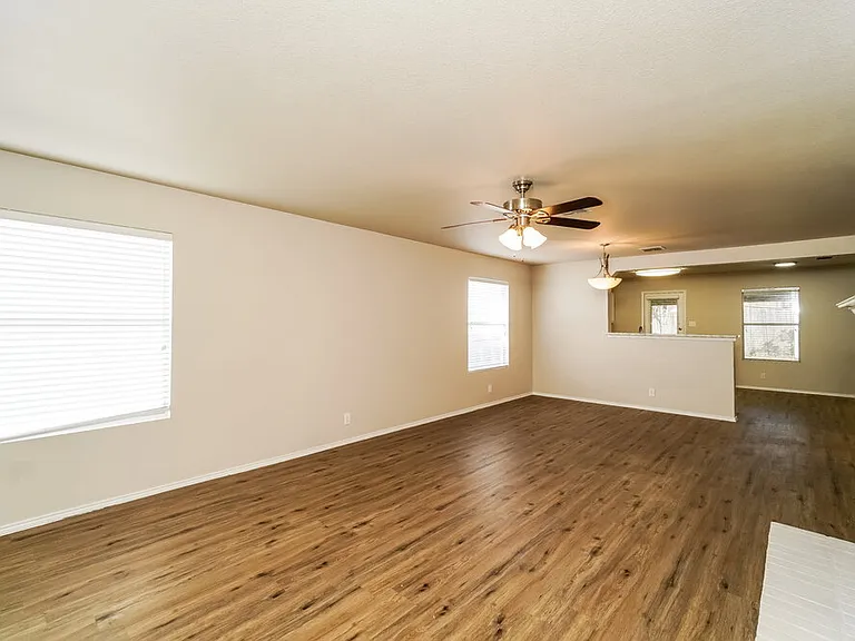 120 Bay Willow — Photo 5