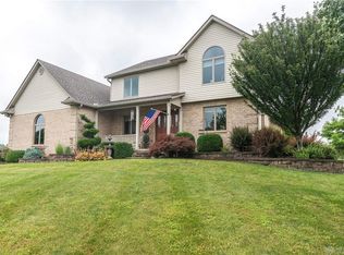 9971 Ridge Acres Ln, Englewood, OH 45322