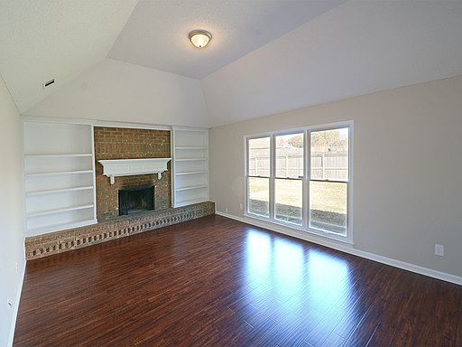 3rd image of 5011 Lake Villa Cv