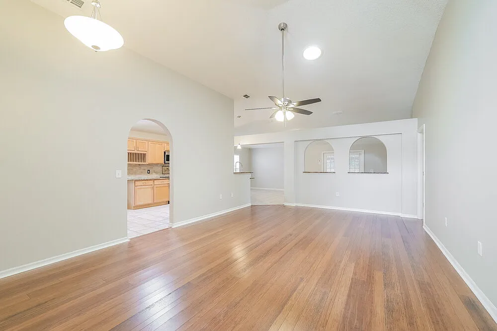 3 bed, 2.0 bath, 1874 sqft, $2,340 — Photo 3