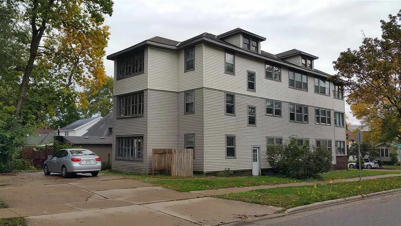 1 bed, 1.0 bath, 800 sqft, $1,300 — Photo 1