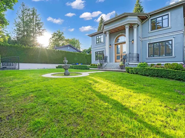 8233 Government Rd, Burnaby, BC V5A 2E4