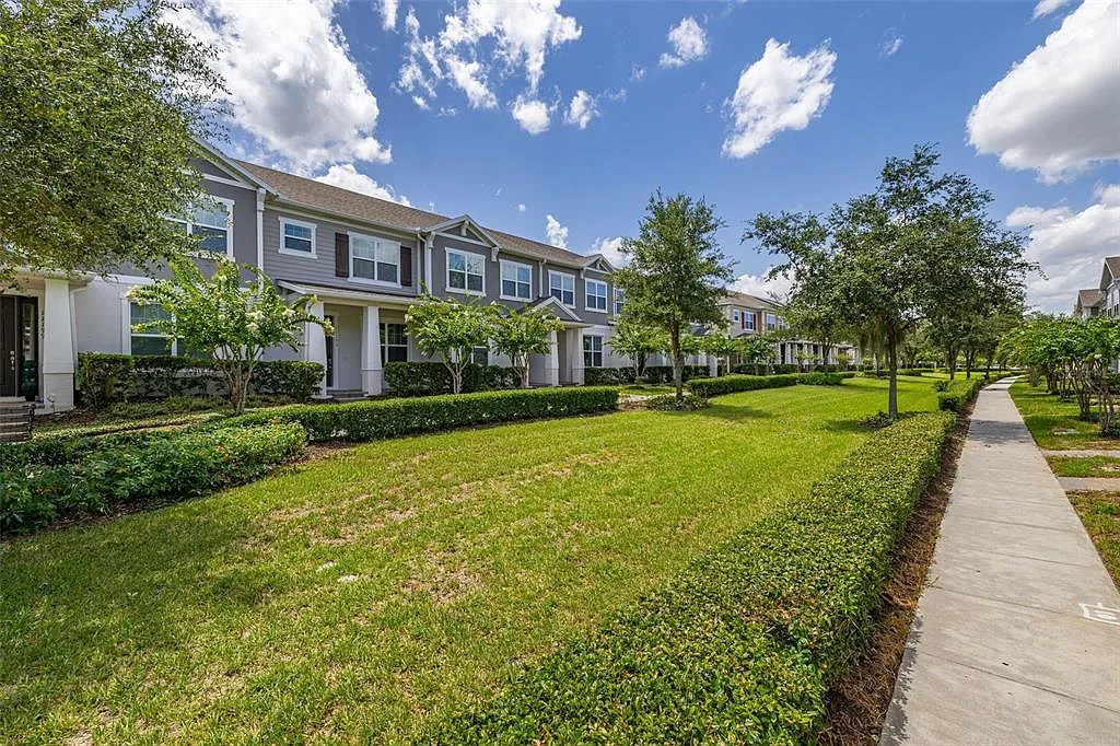 3 bed, 2.5 bath, 1868 sqft, $2,650 — Photo 3