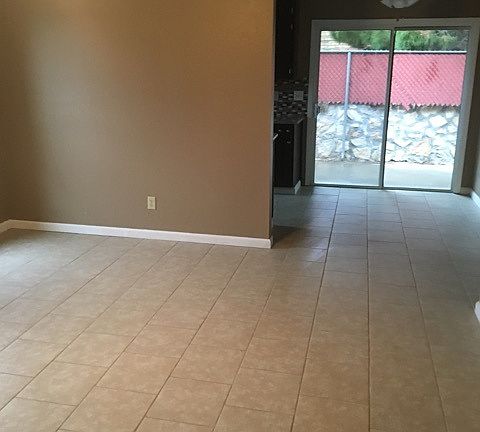 4th image of 8305 Mettler Dr