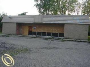 8498 Wayne Rd, Romulus, MI 48174