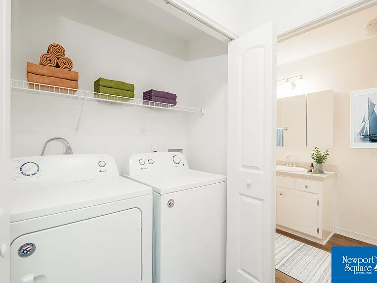 Newport Square Apartments — Photo 25