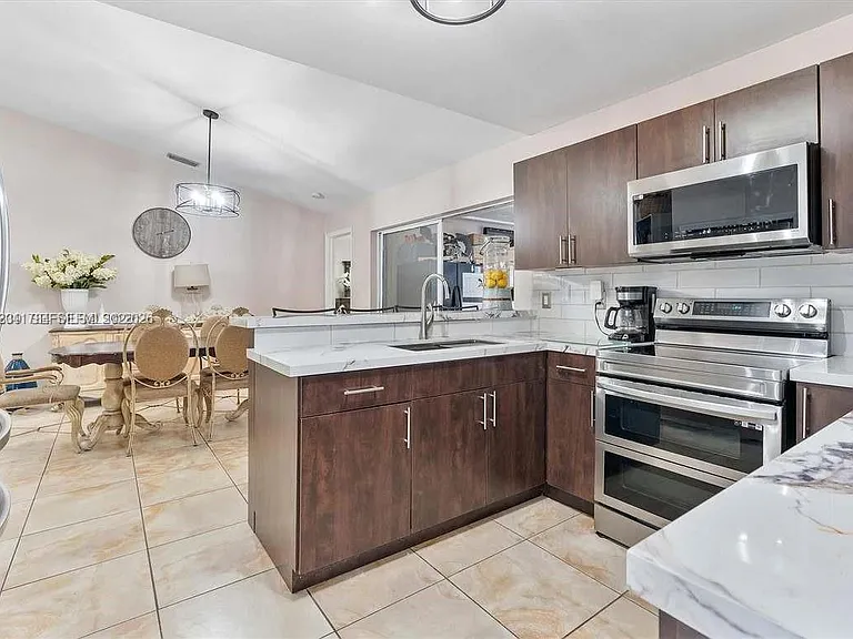 16834 NW 70th Ave — Photo 5