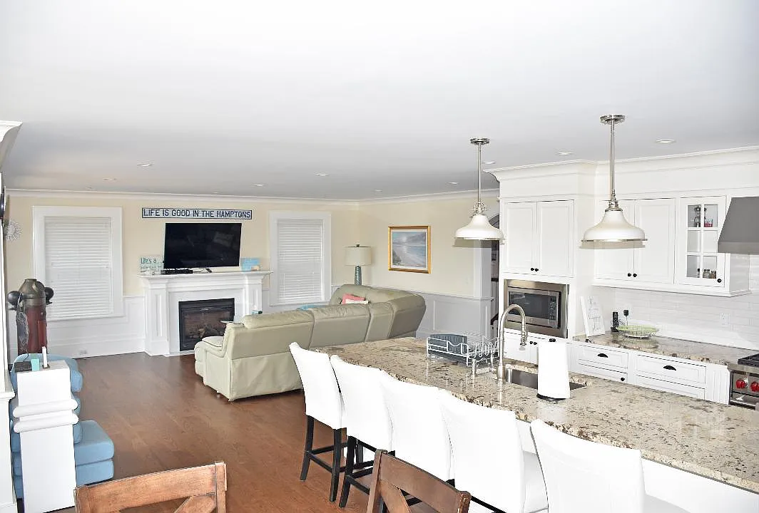Westhampton Beach Ocean Short Term Memorial Mothers Day 4th — Photo 3