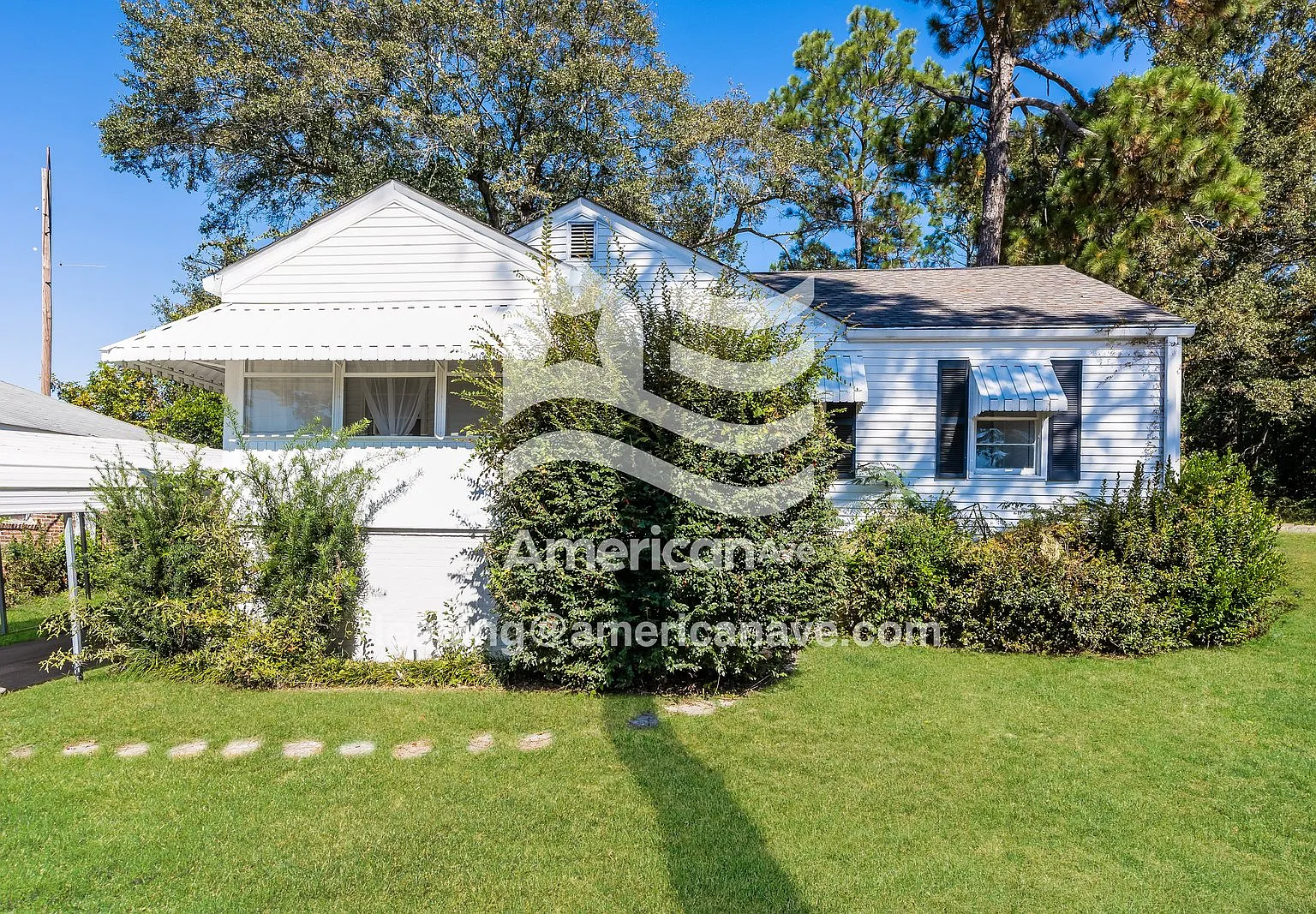 2 bed, 1.0 bath, 999 sqft, $1,320 — Photo 2