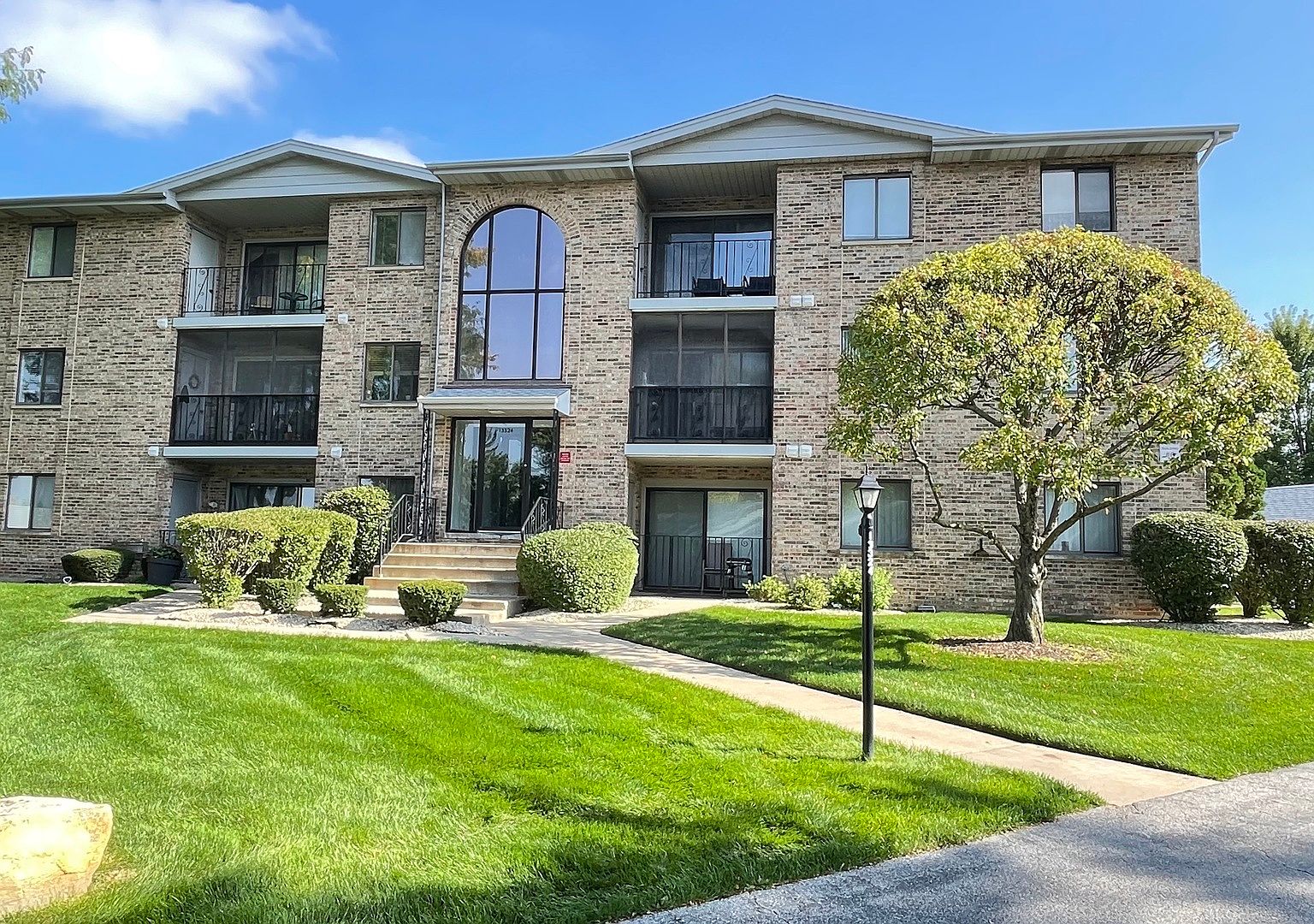 13300 W Circle Drive Pkwy APT 203, Crestwood, IL 60418 Zillow