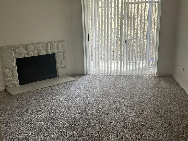 15 S 338th Pl — Photo 2