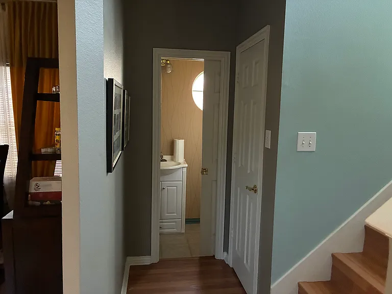 1004 Stanford Ln — Photo 9