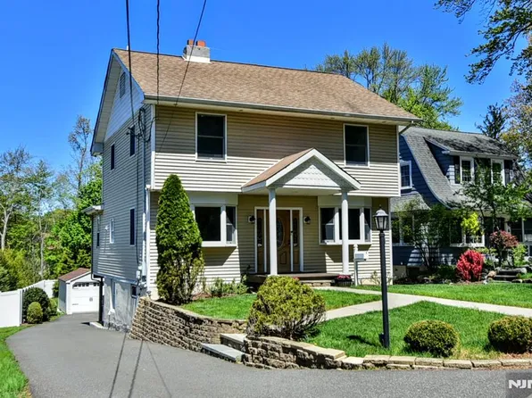 23 Airmount Ave, Ramsey, NJ 07446