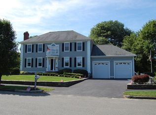 2 Heritage Ln, Saugus, MA 01906