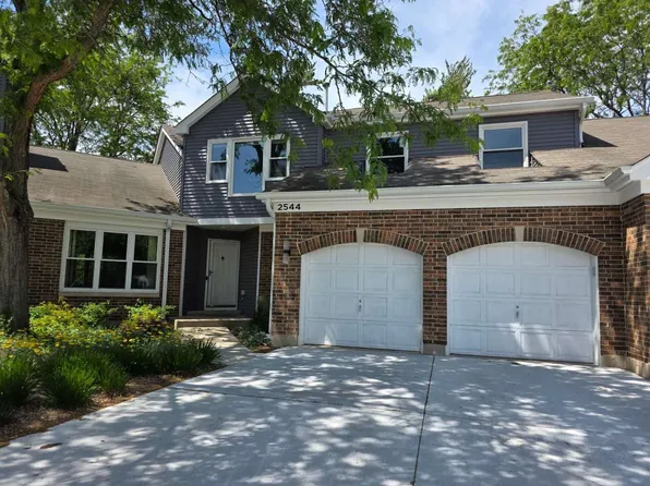 2544 Live Oak Ln, Buffalo Grove, IL 60089