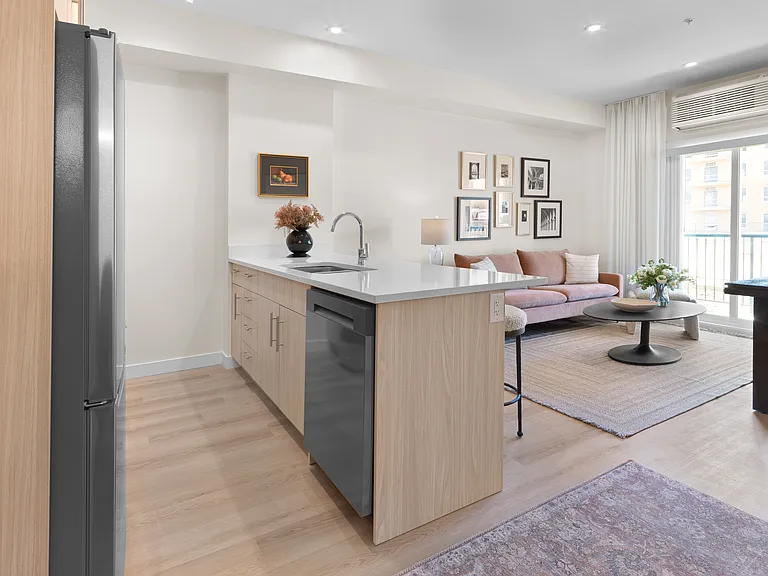 300 Rankin Dr — Photo 11