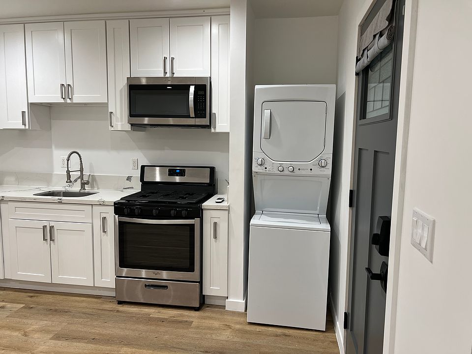 1st image of 5400 Veloz Ave #5402