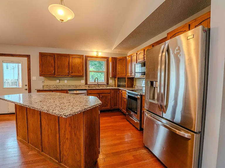 225 Parker Dr — Photo 13